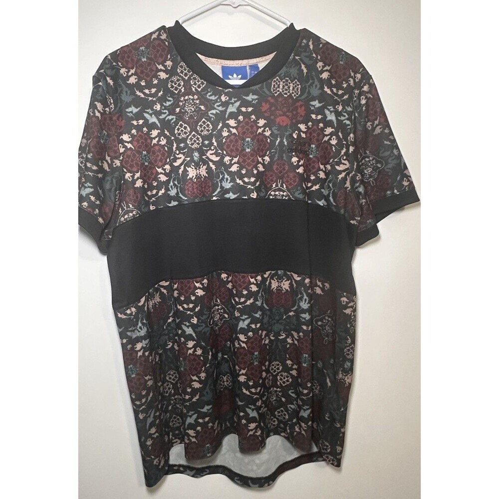 Adidas Men’s Red Floral Ornamental Black Chest Block Athletic Shirt Size L